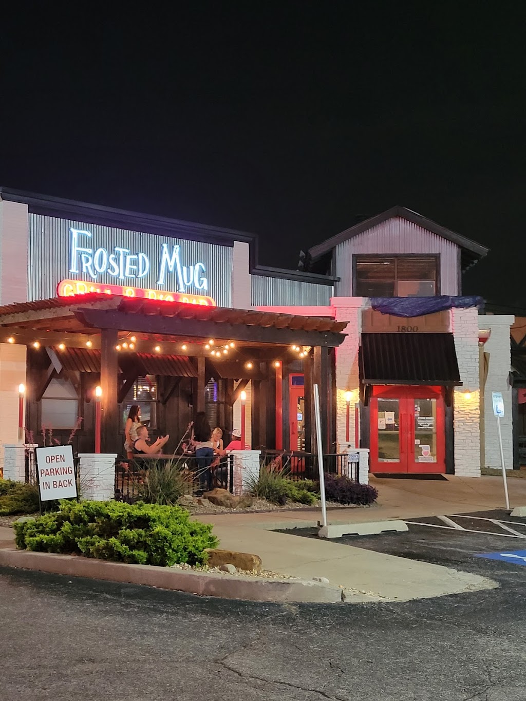 Frosted Mug Grill & Big Bar | 1800 S Meridian Ave, Oklahoma City, OK 73108, USA | Phone: (405) 681-1900