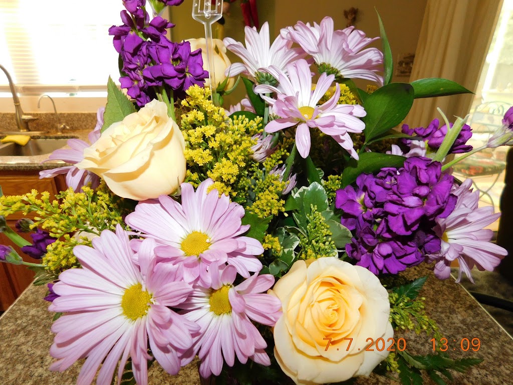 Flowers & Flowers Raleigh Florists | 2617 Rowland Rd #102, Raleigh, NC 27615, USA | Phone: (919) 900-7085