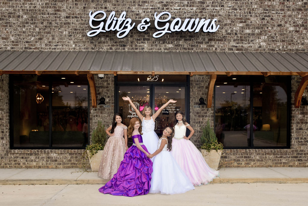 Glitz & Gowns | 225 Kent Stone Blvd, Alabaster, AL 35007, USA | Phone: (205) 685-5825