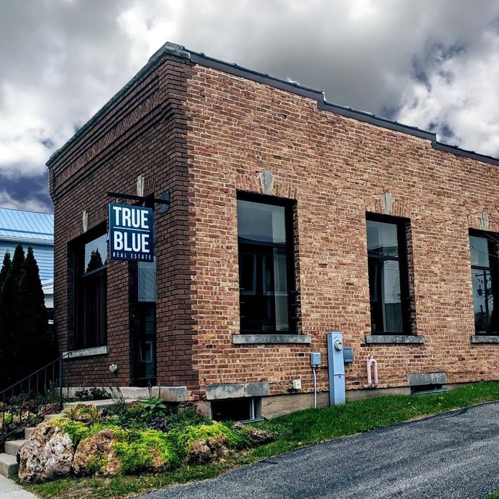 True Blue Real Estate | 2968 Main St, Blue Mounds, WI 53517, USA | Phone: (608) 558-7306