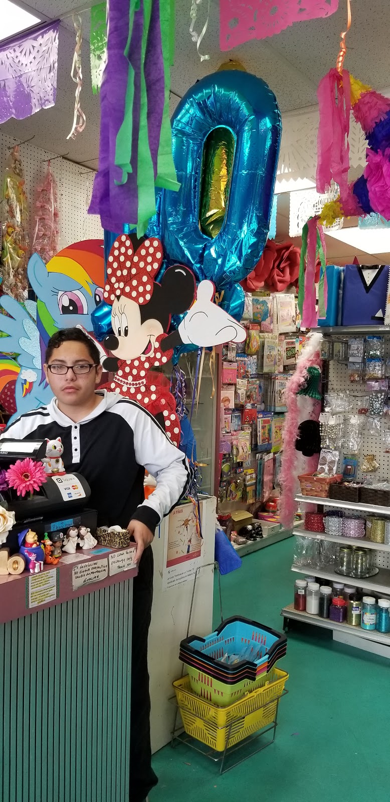 Pinata Party Supply | 31796 Casino Dr # K, Lake Elsinore, CA 92530, USA | Phone: (951) 322-2568