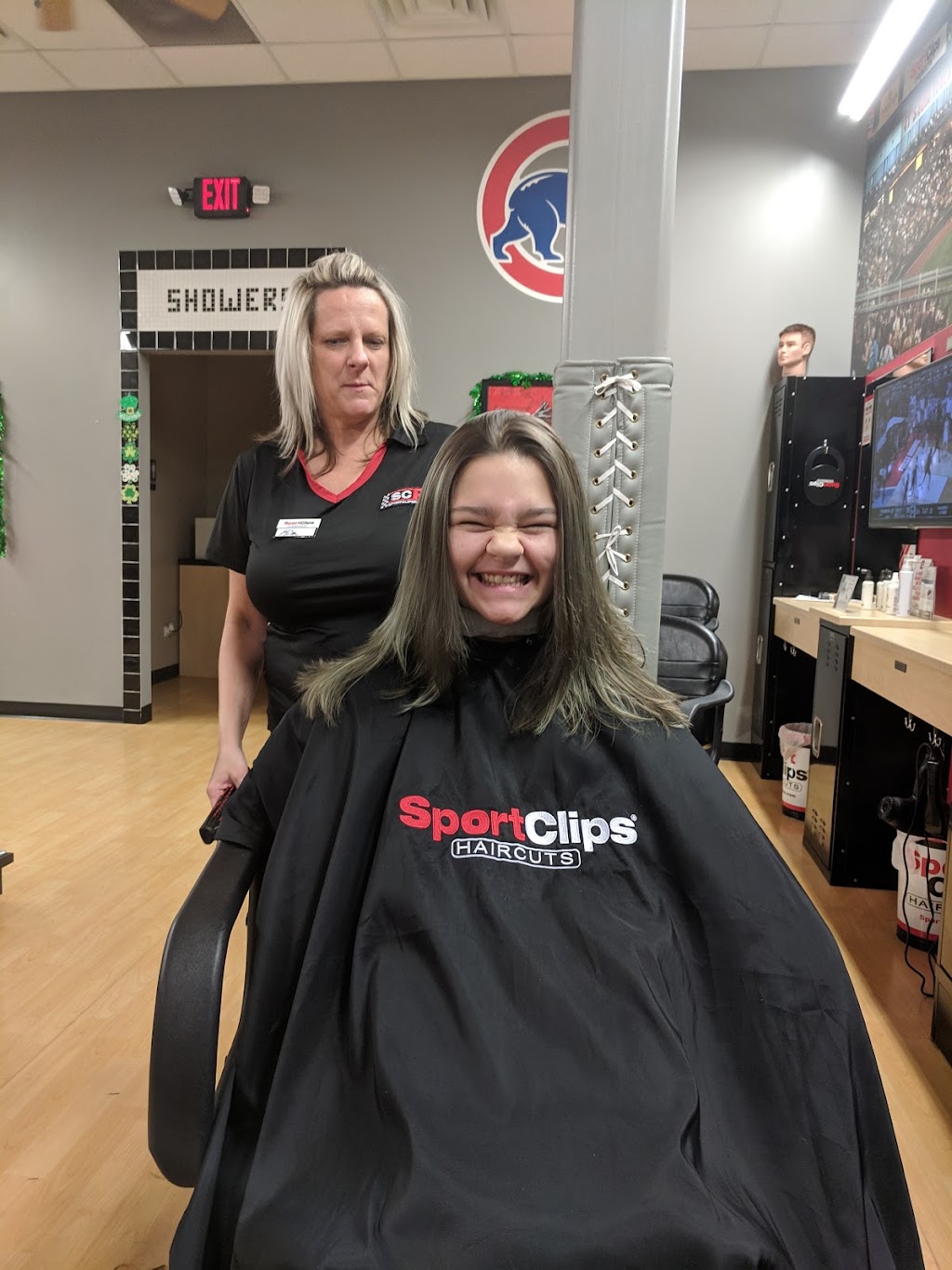 Sport Clips Haircuts of North Riverside | 2518 S Harlem Ave Suite #5B, North Riverside, IL 60546, USA | Phone: (708) 443-6160