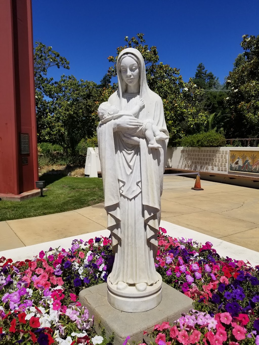 Sacred Heart Catholic Church, Saratoga | 13716 Saratoga Ave, Saratoga, CA 95070, USA | Phone: (408) 867-3634