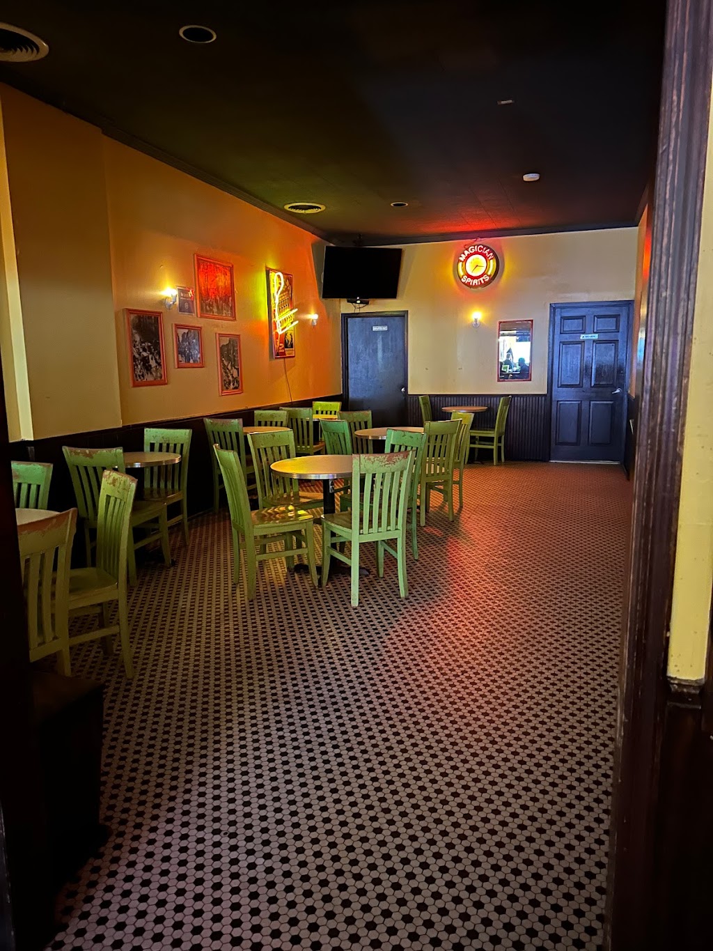 The Magician | 118 Rivington St, New York, NY 10002, USA | Phone: (212) 673-7851