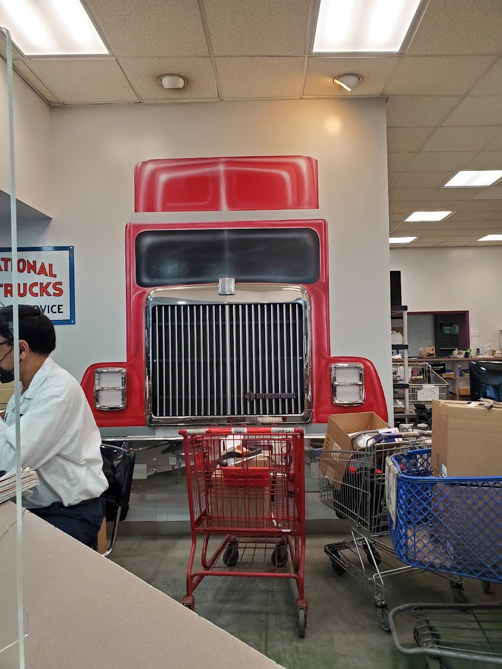 Syosset Trux Sales Inc | 1561 Stewart Ave, Westbury, NY 11590, USA | Phone: (516) 683-9110