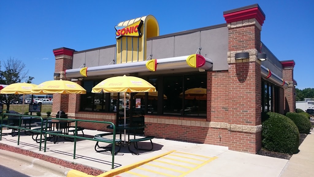 Sonic Drive-In | 1131 N Brightleaf Blvd, Smithfield, NC 27577 | Phone: (919) 934-4444