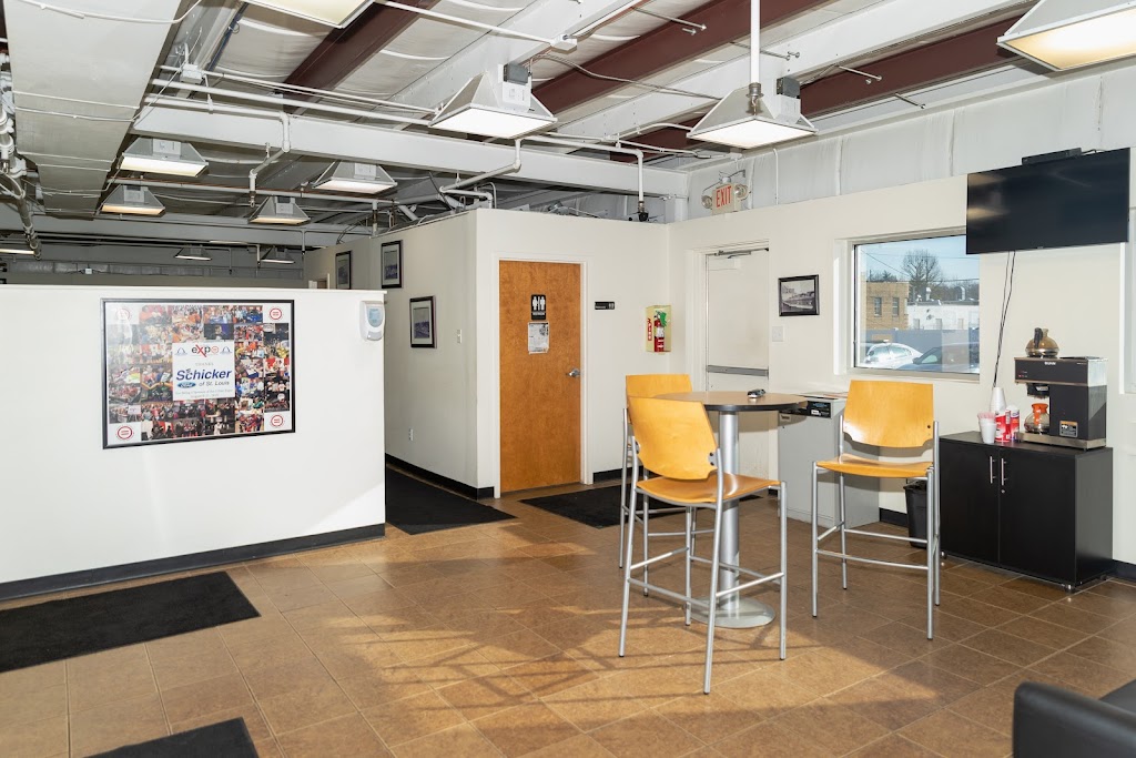 Quick Lane at Schicker Ford of St. Louis | 4843 Parker Ave, St. Louis, MO 63116, USA | Phone: (314) 655-7100