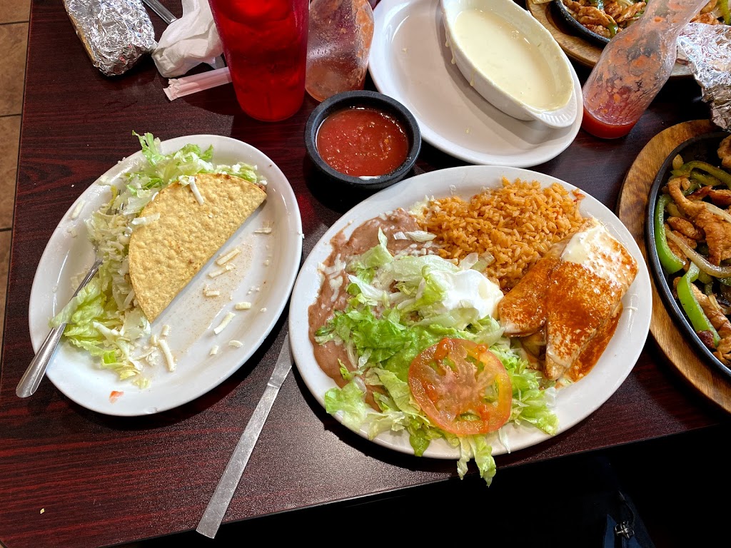 El Nopal Mexican Cuisine Family Restaurant | 500 Lafollette Station Dr, Floyds Knobs, IN 47119, USA | Phone: (812) 921-9999