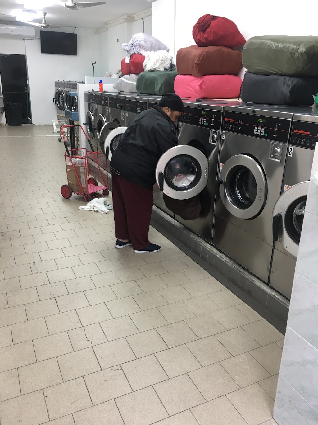 Anlin Laundromat | 524 Sutter Ave, Brooklyn, NY 11207, USA | Phone: (718) 666-5339