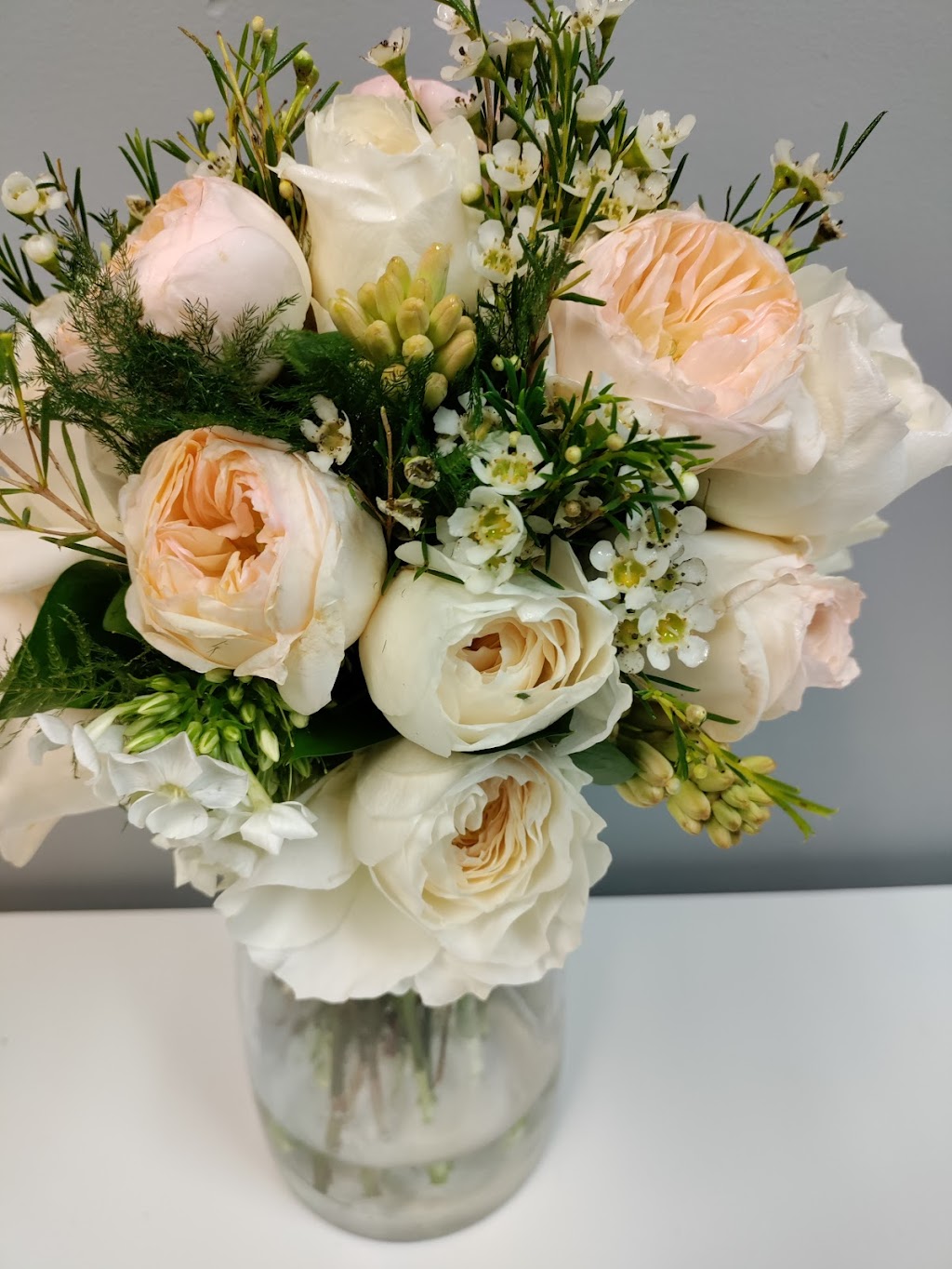 Hawk Flowers and Gifts | Bowles Viilage, 7421 W Bowles Ave #8, Littleton, CO 80123, USA | Phone: (303) 872-8555