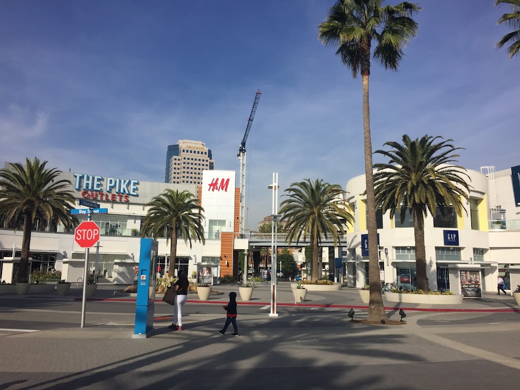 Hooters of Long Beach | 90 Aquarium Way, Long Beach, CA 90802, USA | Phone: (562) 983-1010