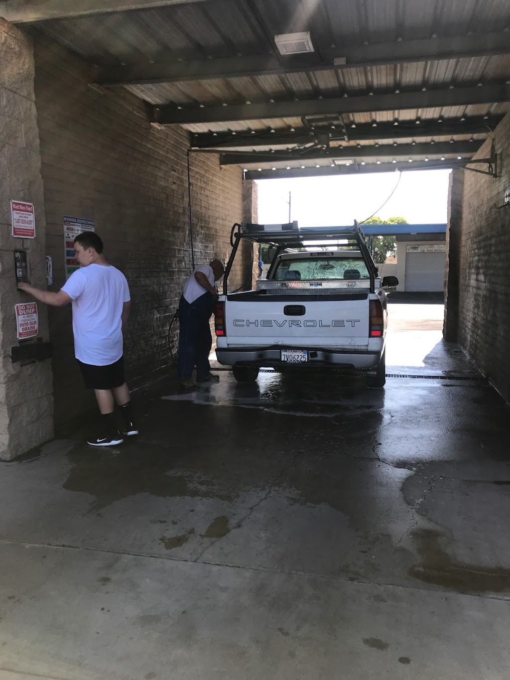 Dribbles Car Wash | 780 N Main St, Manteca, CA 95336, USA | Phone: (209) 823-0446