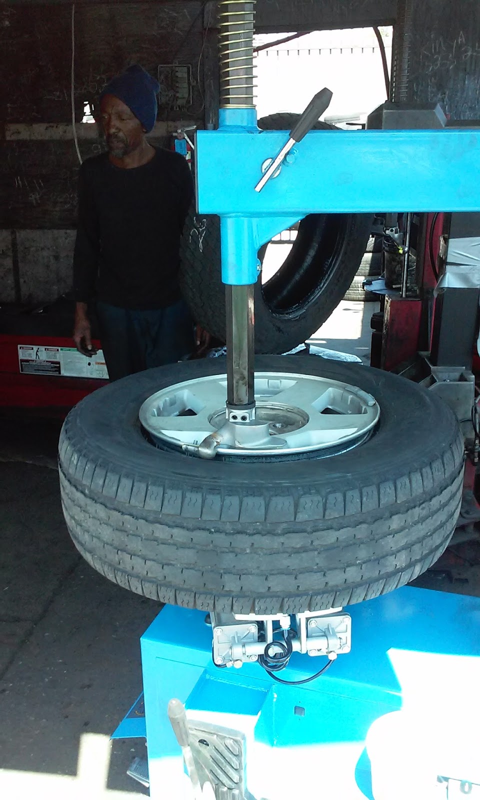 Shells Tire Service | 9918 San Pedro St, Los Angeles, CA 90003, USA | Phone: (562) 333-1457