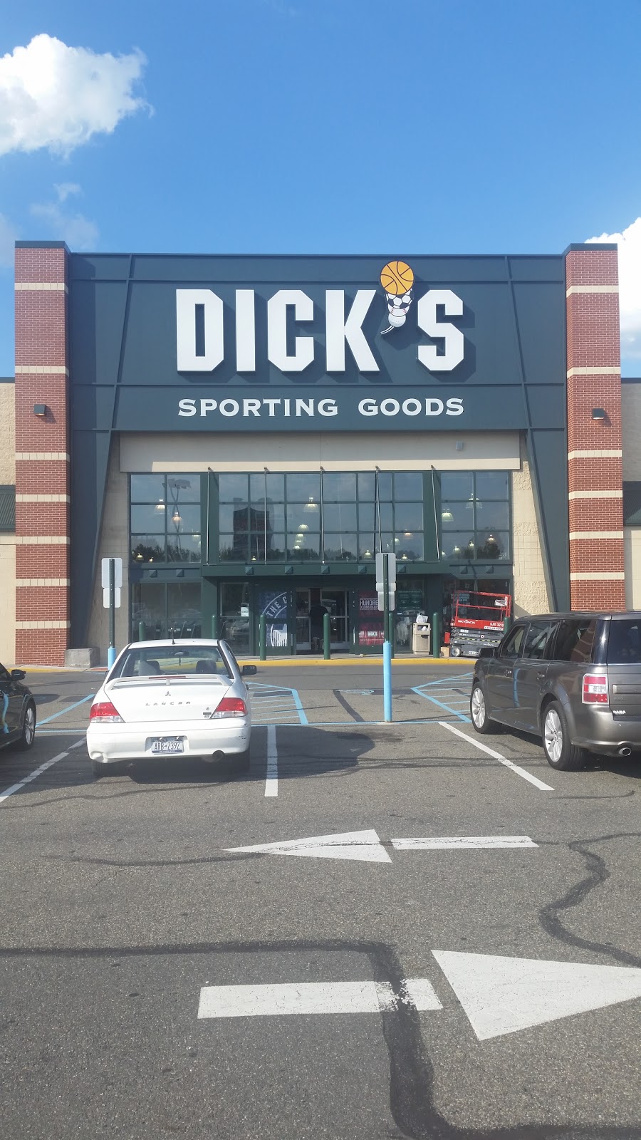 DICKS Sporting Goods | 2505 Richmond Ave, Staten Island, NY 10314 | Phone: (718) 982-7260