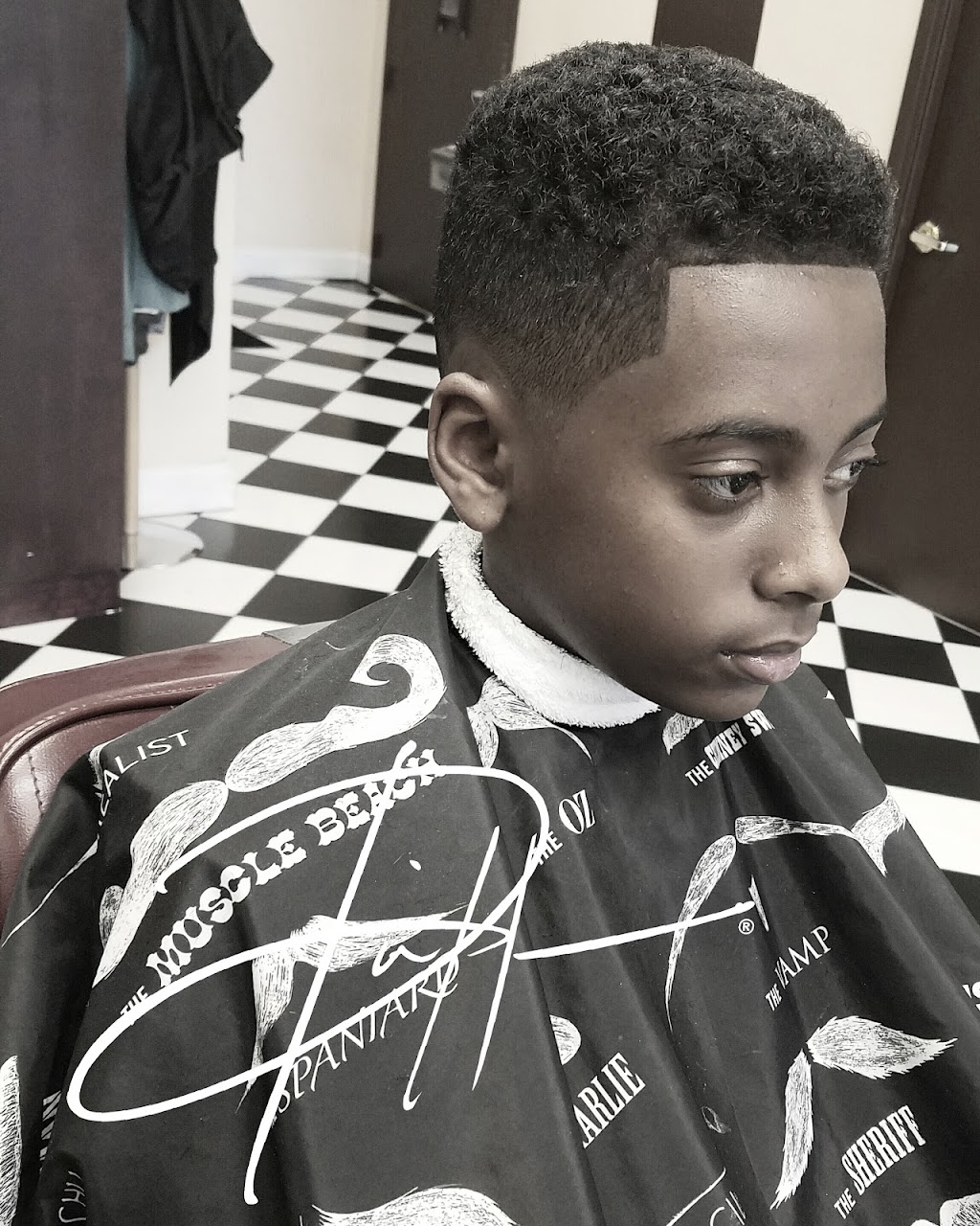 The Reynards Den Barbershop | 1141 Hammond Drive NE Suite 200, Salon Suites (Upstairs-Studio, # 103, Dunwoody, GA 30346, USA | Phone: (770) 572-7528