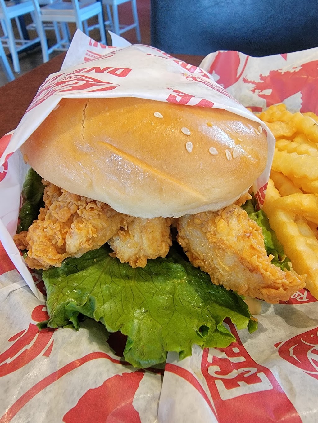 Raising Canes Chicken Fingers | 320 S Plano Rd, Richardson, TX 75081, USA | Phone: (972) 479-9413