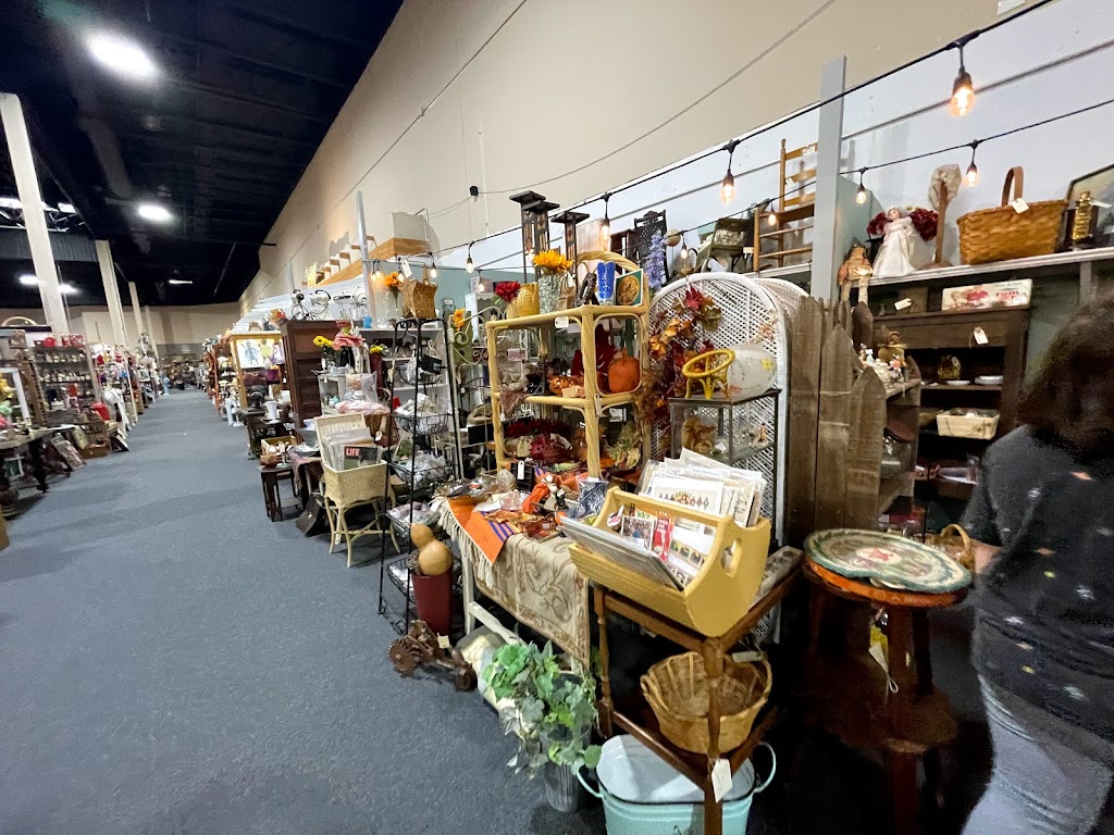 Cooper Street Antique Mall | 4905 S Cooper St Suite B, Arlington, TX 76017, USA | Phone: (817) 557-6215