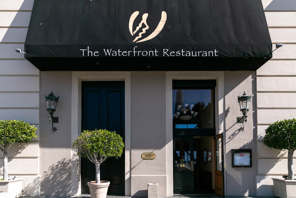 The Waterfront Restaurant | 7 The Embarcadero, San Francisco, CA 94111, USA | Phone: (415) 391-2696