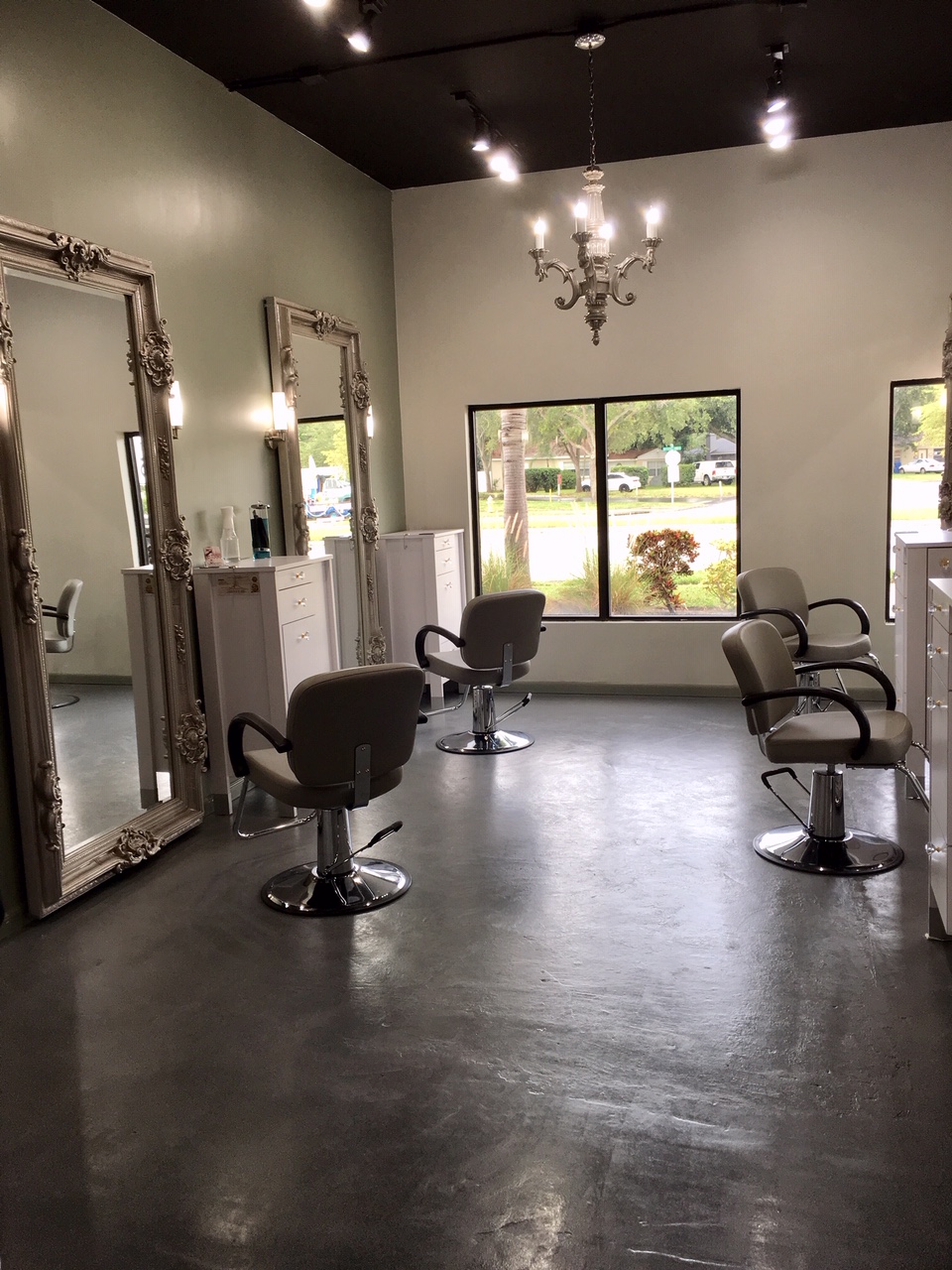 Salon Color Bar | 3831 Tyrone Blvd N, St. Petersburg, FL 33709, USA | Phone: (727) 851-9933