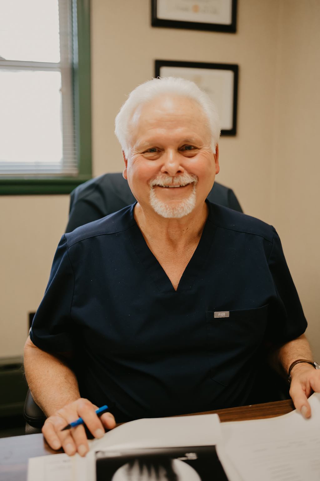 Larry Best, DPM | 400 1/2, Union St, LaGrange, IN 46761, USA | Phone: (260) 499-0888