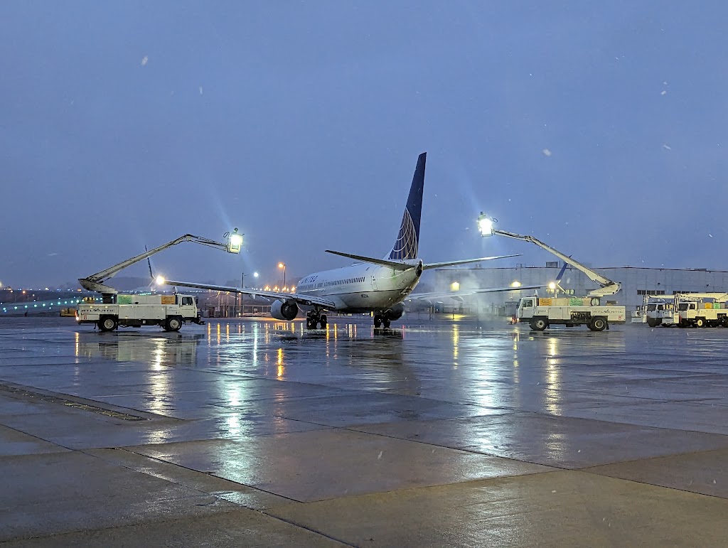 Atlantic Aviation PIT | 300 Horizon Dr, Moon Twp, PA 15108, USA | Phone: (412) 472-6700