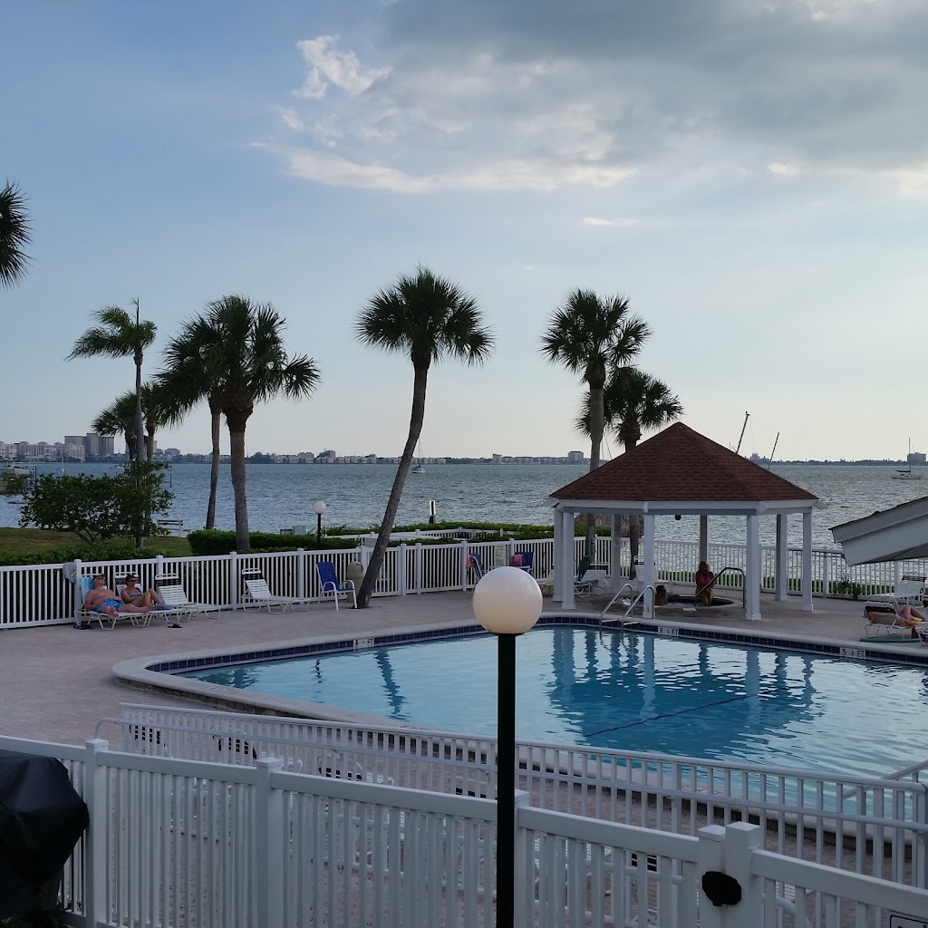 LeeAnns Bermuda Bay Vacation Rental Condo | 4190 35th Terrace S, St. Petersburg, FL 33711, USA | Phone: (801) 661-2477