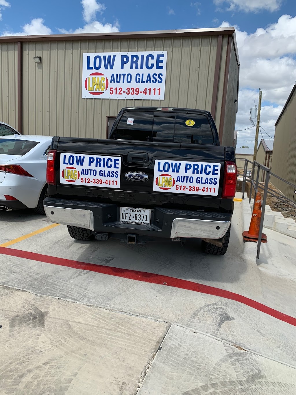 Low Price Auto Glass of Hutto | 600 Lemens Ave Suite 500, Hutto, TX 78634, USA | Phone: (512) 339-4111