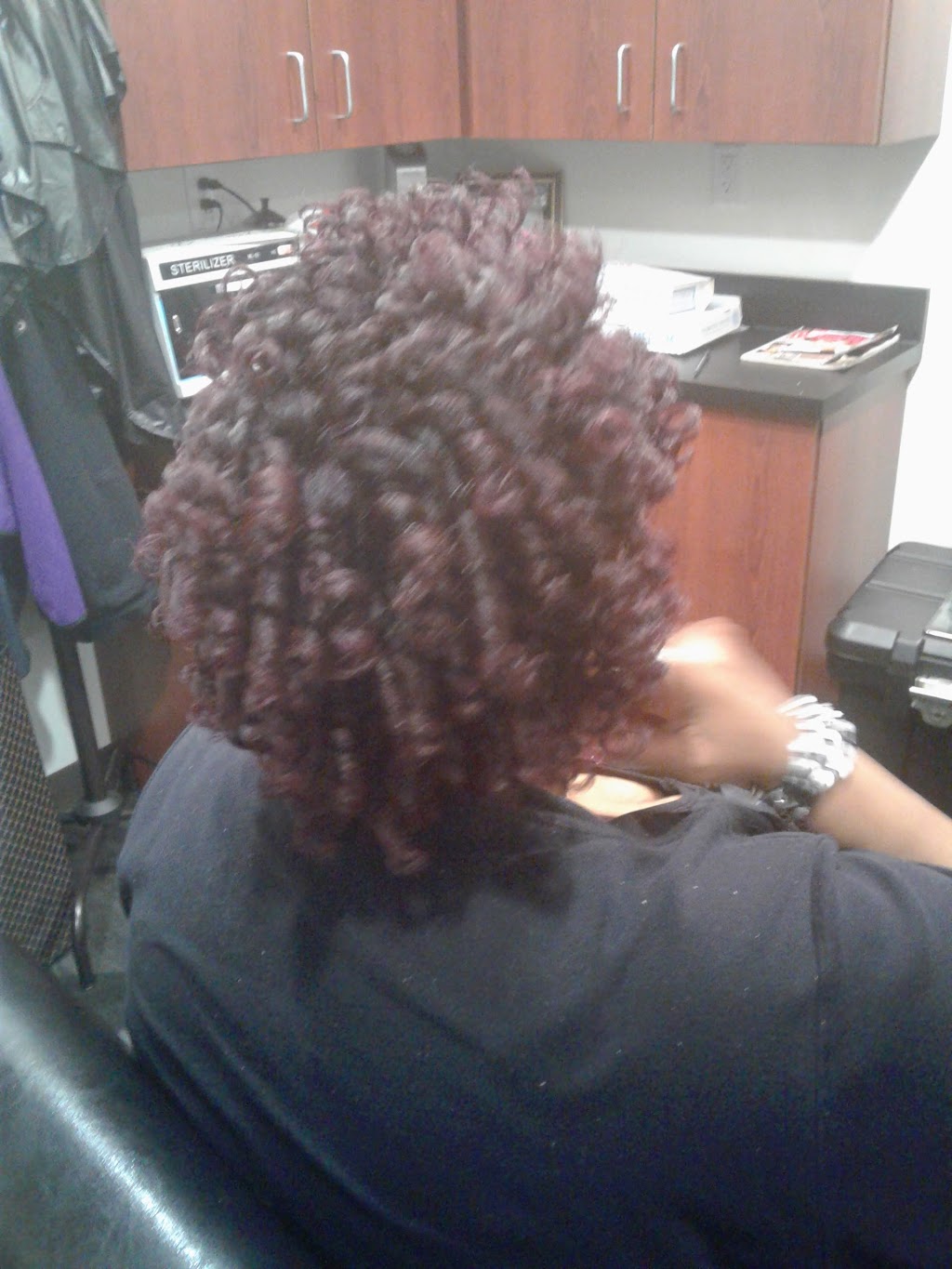 Capricorn Salon Studios & Salon Suites | 5411 Memorial Dr, Stone Mountain, GA 30083, USA | Phone: (770) 941-7745