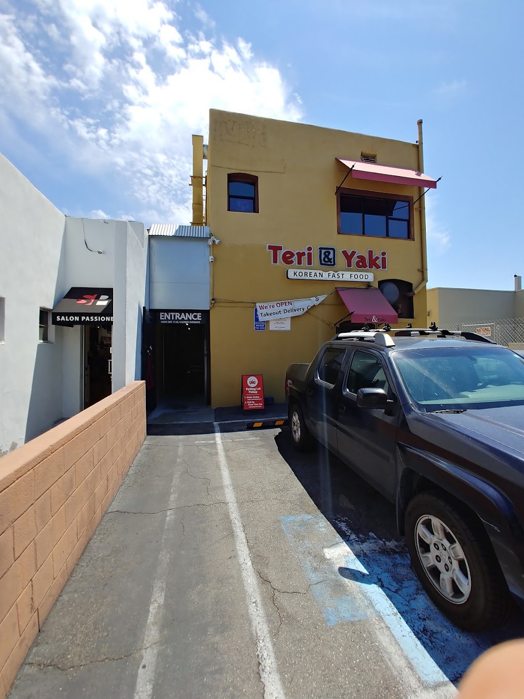 Teri & Yaki | 229 N Lake Ave, Pasadena, CA 91101, USA | Phone: (626) 844-4554