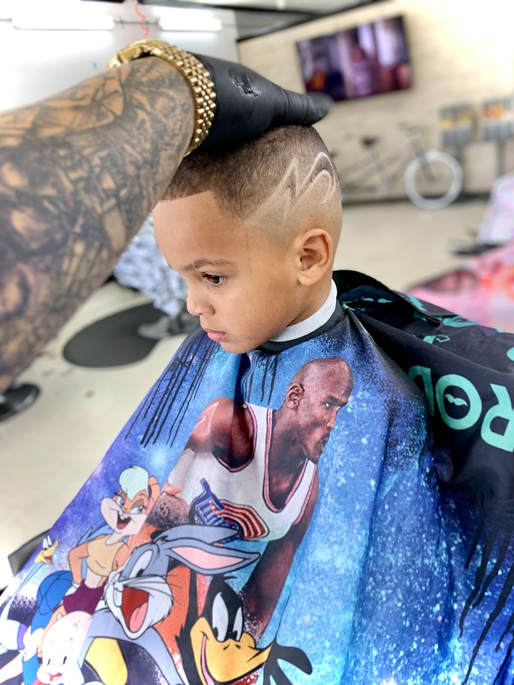 Signature Barber Cuts | 403 Magnolia Ave, Auburndale, FL 33823, USA | Phone: (863) 845-5100