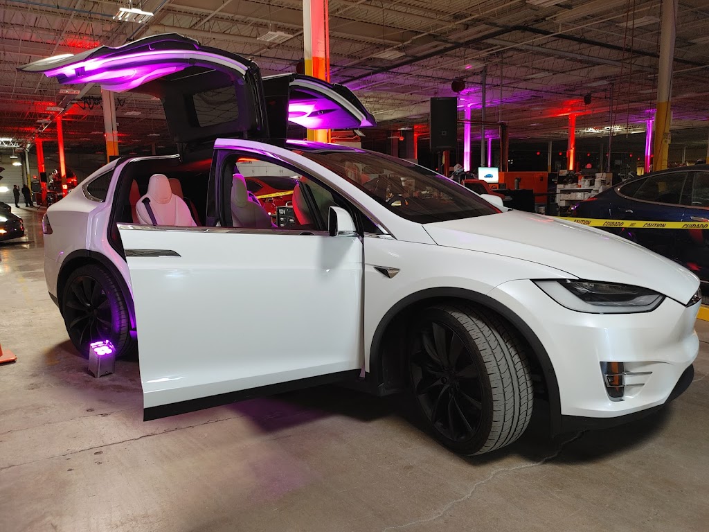 Tesla Collision Elk Grove Village | 2201 Arthur Ave, Elk Grove Village, IL 60007, USA | Phone: (630) 359-2193