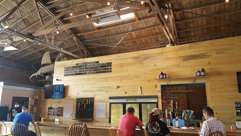 Full Circle Brewing Co. | 712 Fulton St, Fresno, CA 93721, USA | Phone: (559) 319-8195