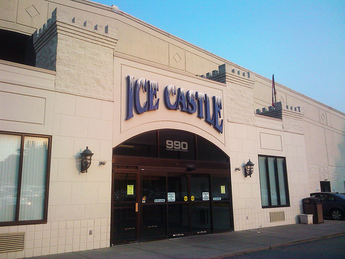 Ice Castle Arena | 990 Castle Shannon Blvd, Castle Shannon, PA 15234, USA | Phone: (412) 561-9090