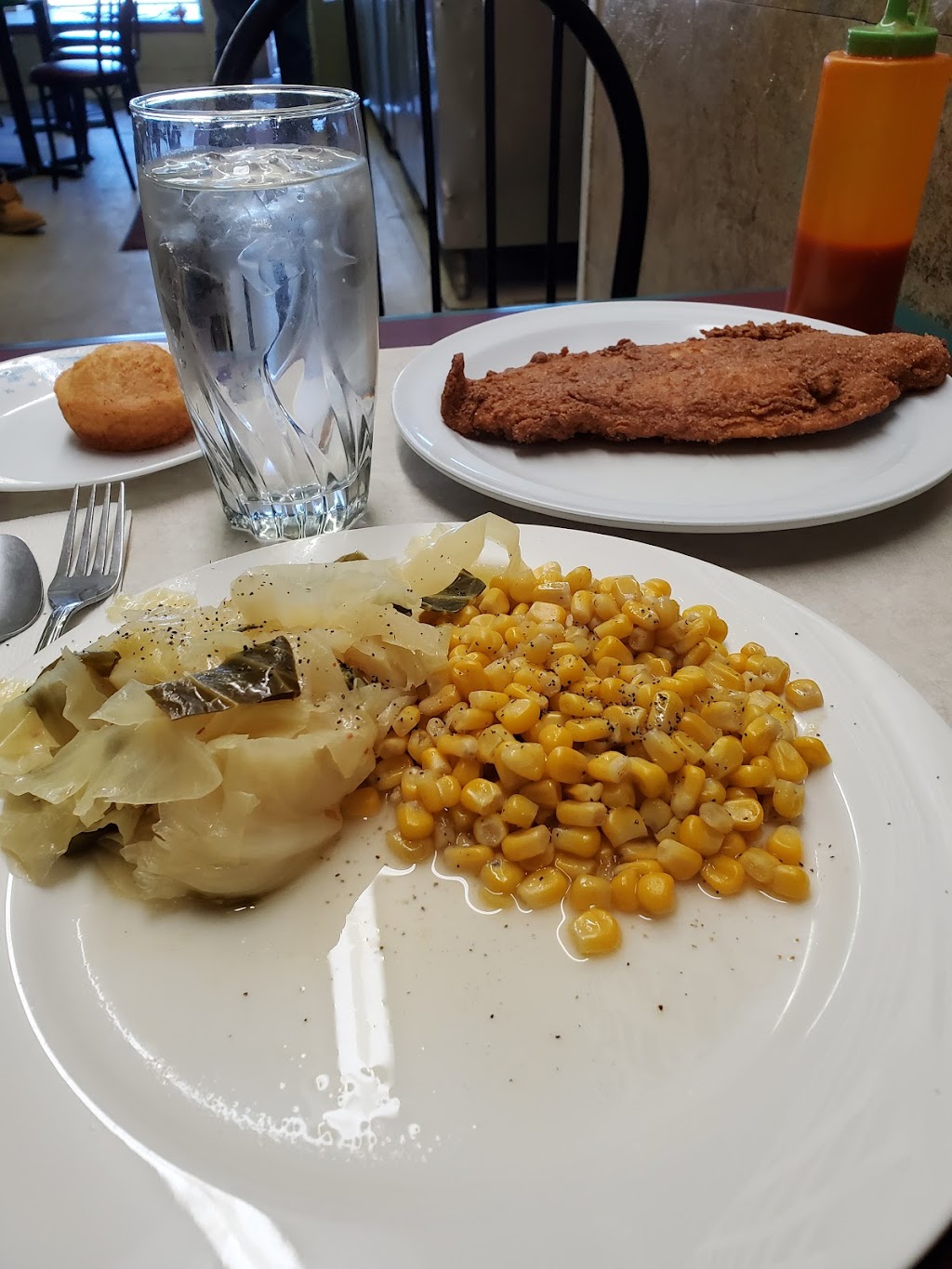 Shaw Dairy Restaurant | 12810 Shaw Ave, Cleveland, OH 44108, USA | Phone: (216) 541-4116