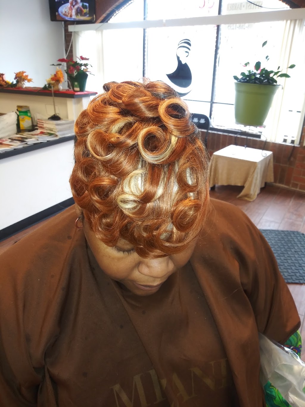 Studio 244 Hair Salon | 244 Mannheim Rd, Bellwood, IL 60104, USA | Phone: (708) 268-1235