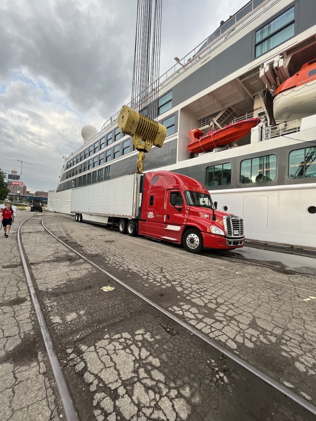 Yellow Lot | 600 Erieside Ave, Cleveland, OH 44114, USA | Phone: (216) 861-3021