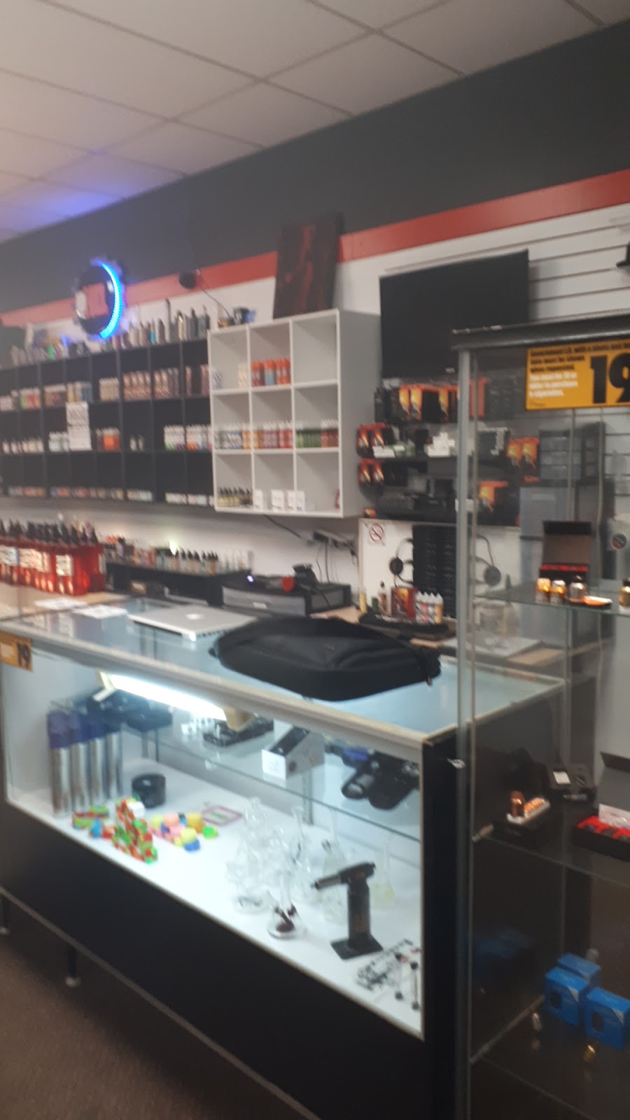 ill! HQ - Welland Vape Shop | 545 Niagara St, Welland, ON L3C 1L8, Canada | Phone: (905) 735-9393