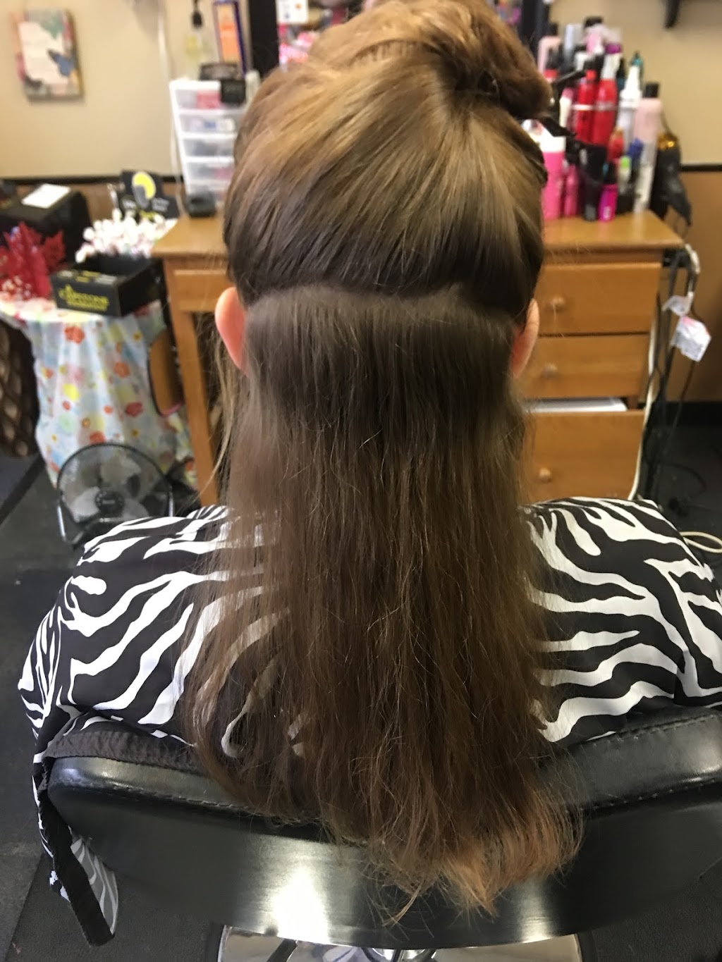 Cuttin Corners Salon | 705 N Main St, Randleman, NC 27317, USA | Phone: (336) 495-0074