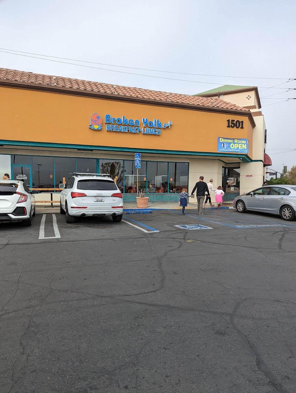 The Broken Yolk Cafe | 1501 Rimpau Ave #101, Corona, CA 92881, USA | Phone: (951) 736-2060