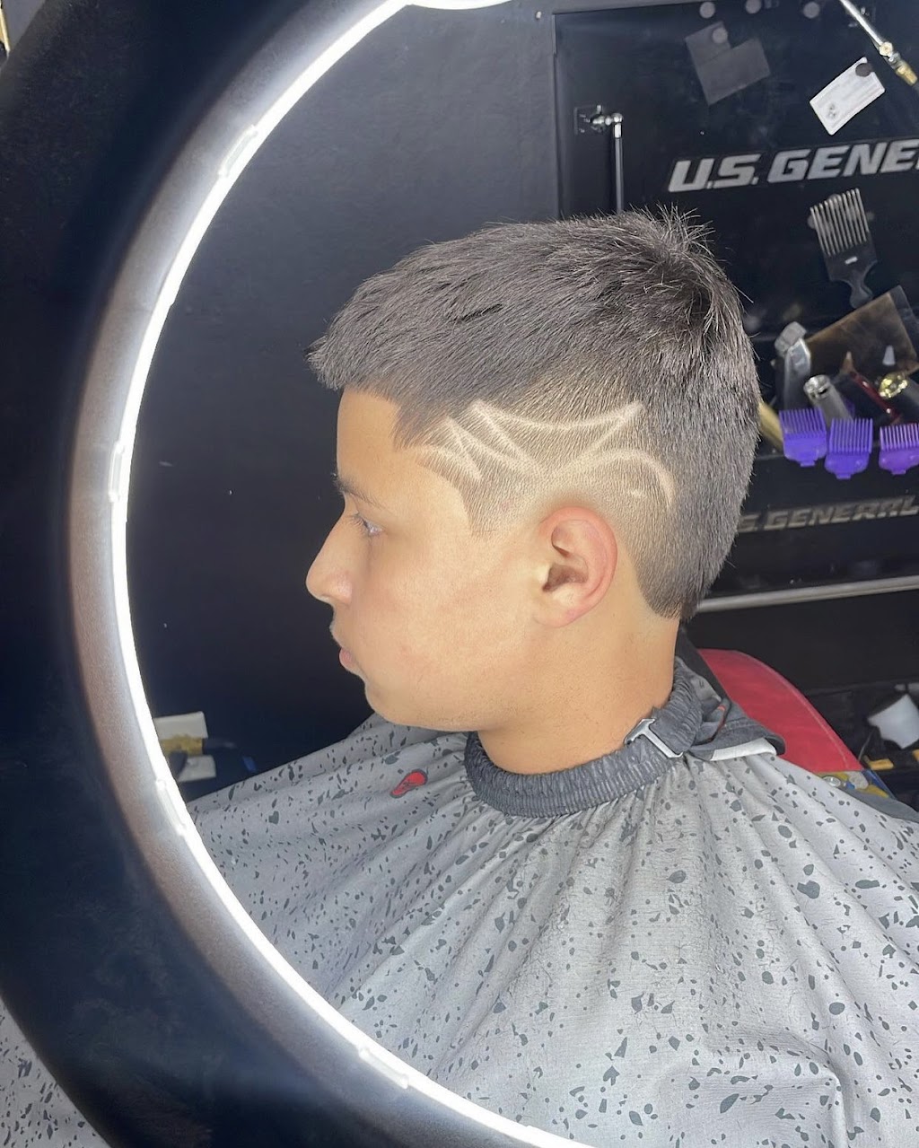 Luckys Cuts Barber Shop | 1050 Rock Springs Rd UNIT 122, Escondido, CA 92026, USA | Phone: (419) 464-4037