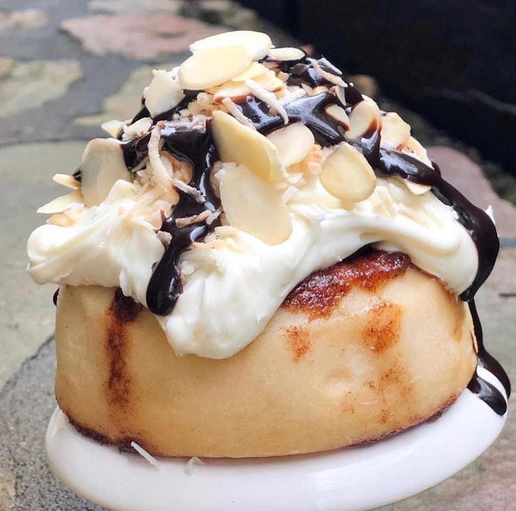 Cinnaholic | 27630 Interstate 45 N, Oak Ridge North, TX 77385 | Phone: (281) 719-5327