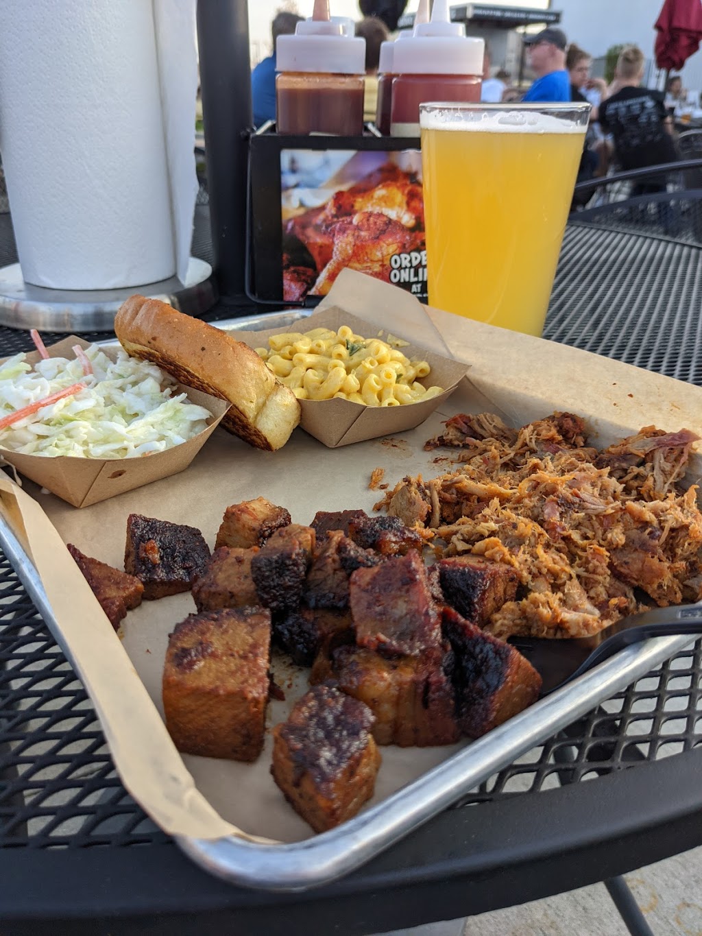 Shigs In Pit BBQ & Brew | 6250 S Maplecrest Rd, Fort Wayne, IN 46835, USA | Phone: (260) 222-8802