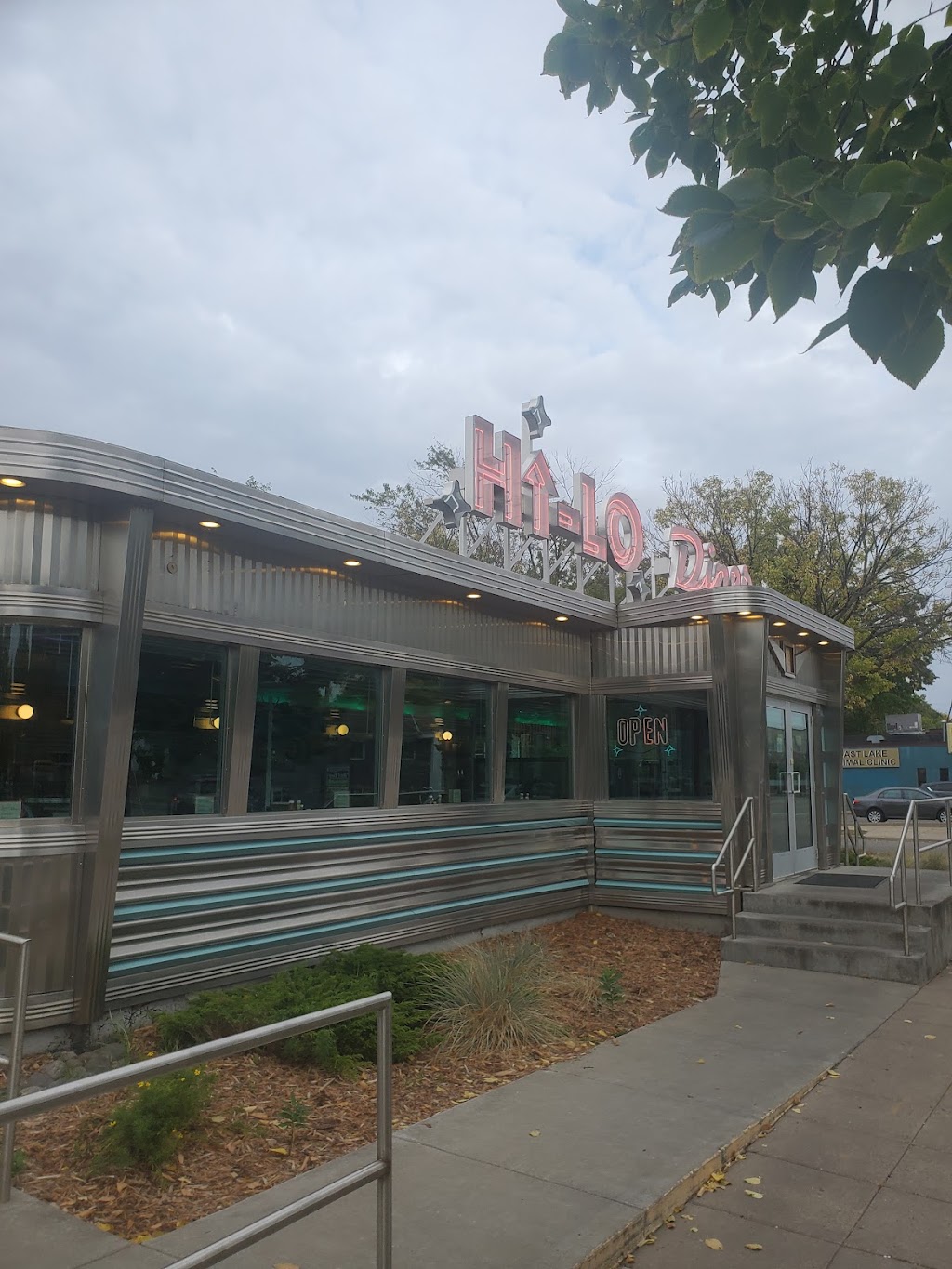 Hi-Lo Diner | 4020 E Lake St, Minneapolis, MN 55406, USA | Phone: (612) 353-6568