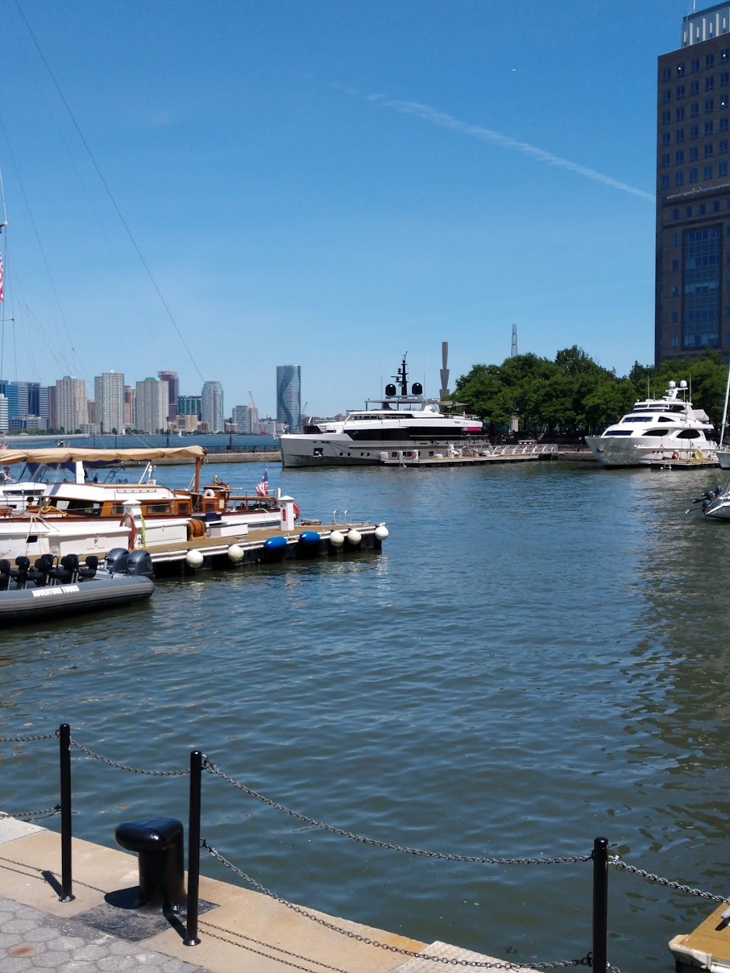 Shearwater Classic Schooner | North Cove Marina at Brookfield Place, New York, NY 10280, USA | Phone: (212) 619-6900