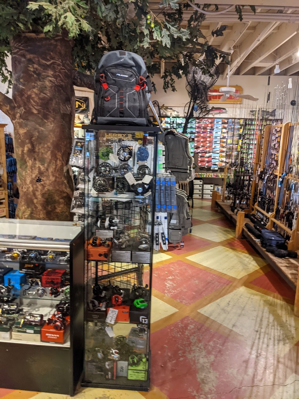 Arrowhead Sporting Goods | 28200 CA-189 Suite C-150, Lake Arrowhead, CA 92352, USA | Phone: (909) 336-3059