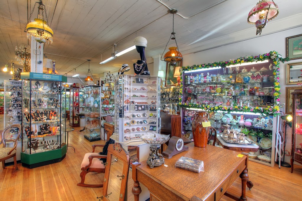 Aurora Antiques | 21581 Main St NE, Aurora, OR 97002 | Phone: (503) 678-1007