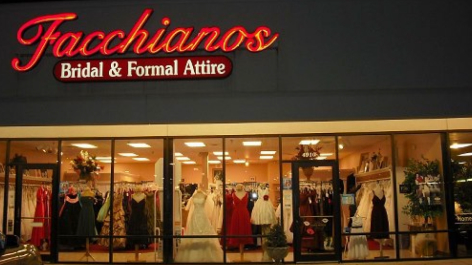 Facchianos Bridal and Formal Attire | 4910 W Kenosha St, Broken Arrow, OK 74012, USA | Phone: (918) 461-8697