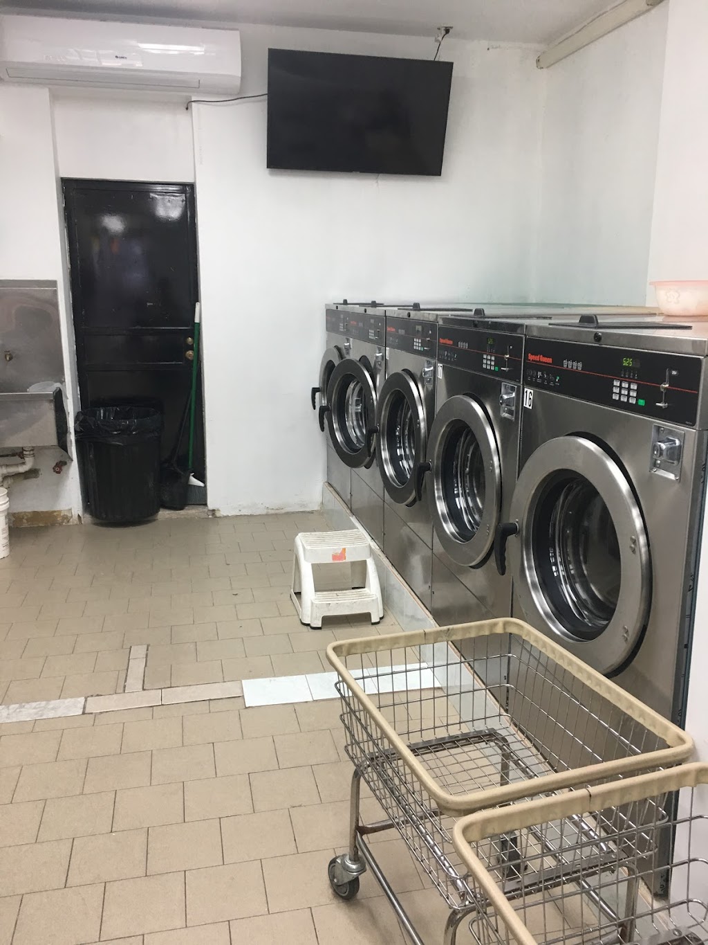 Anlin Laundromat | 524 Sutter Ave, Brooklyn, NY 11207, USA | Phone: (718) 666-5339