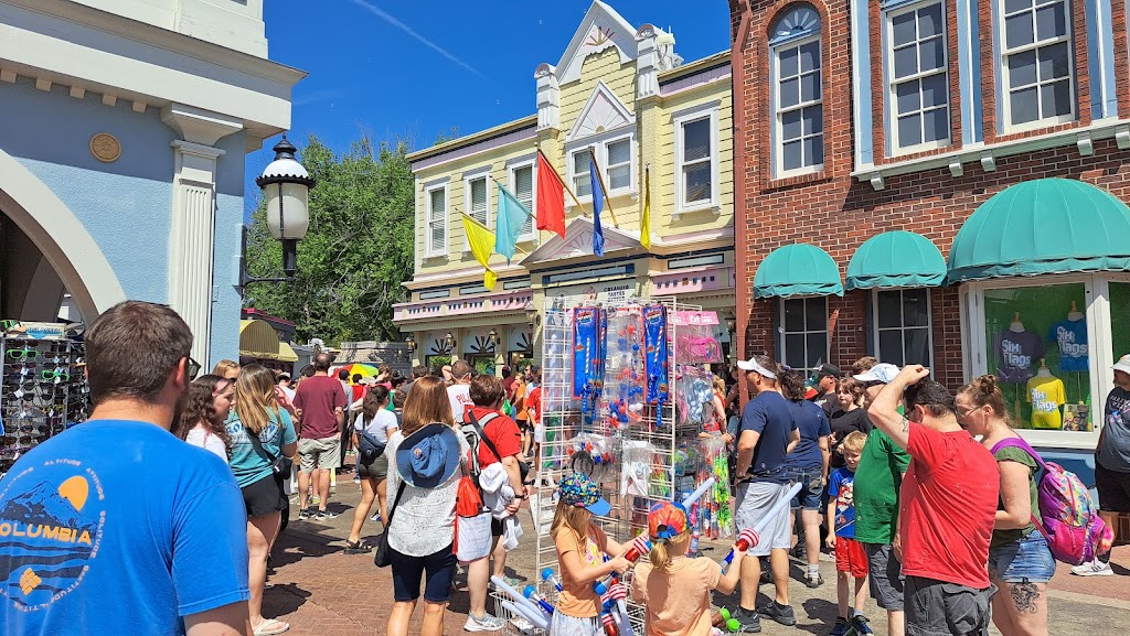 Looney Tunes Main Street Market | 4900 Six Flags Rd, Eureka, MO 63025, USA | Phone: (314) 495-0211