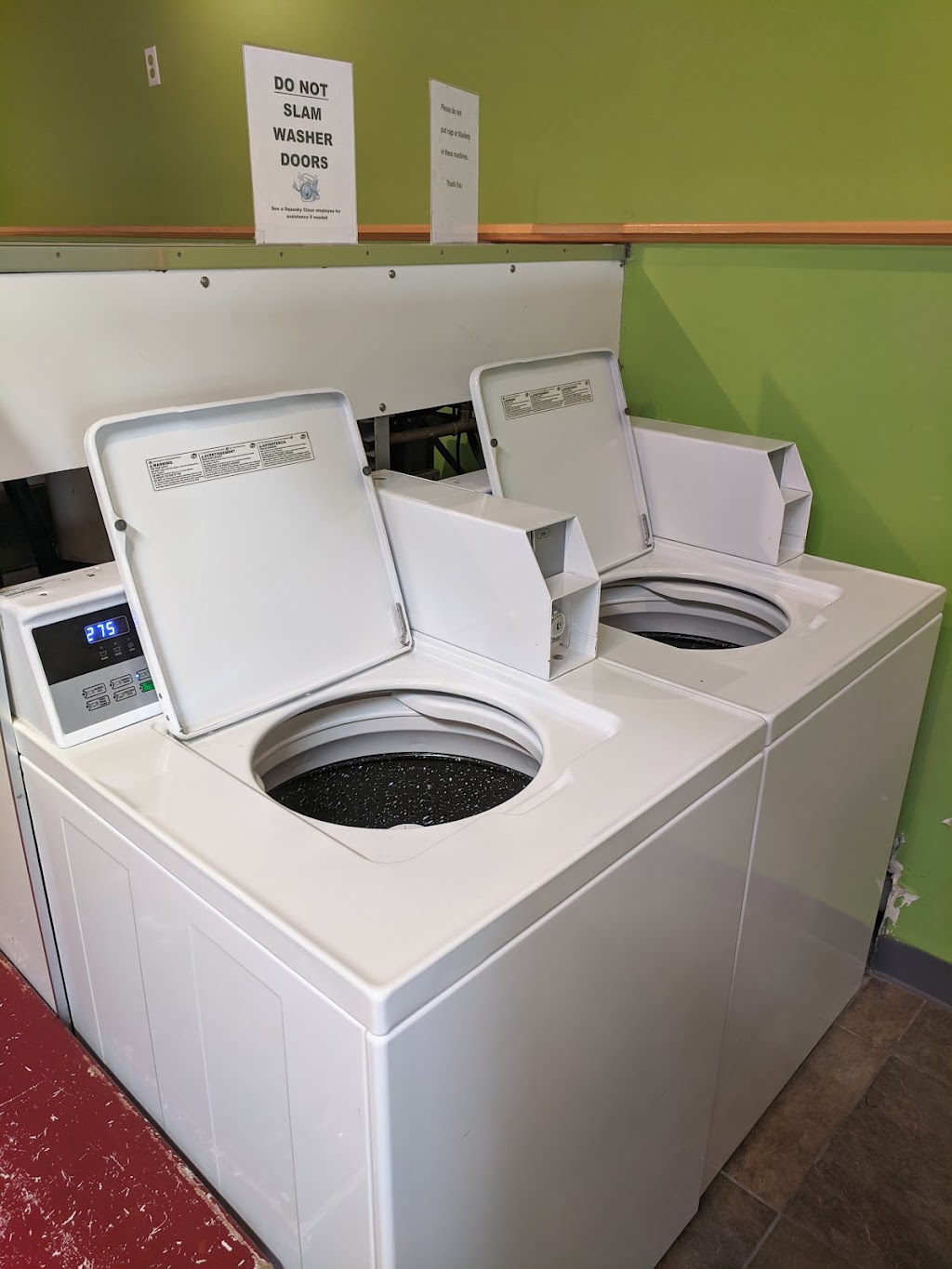 Squeaky Clean Laundromat of Hammond | 2790 W Church St, Hammond, LA 70401, USA | Phone: (985) 662-3229